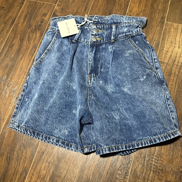 NWT Love + Harmony high waisted jean shorts. Size medium - Picture 1 of 6